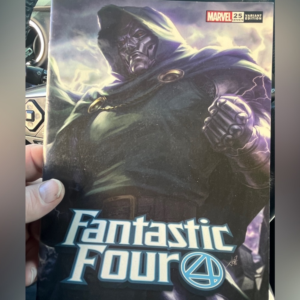 Fantastic Four  Marvel 4 #25 Variant Edition 2020 6th Series Doctor Doom .